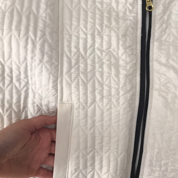 White Vest - Picture 7 of 7